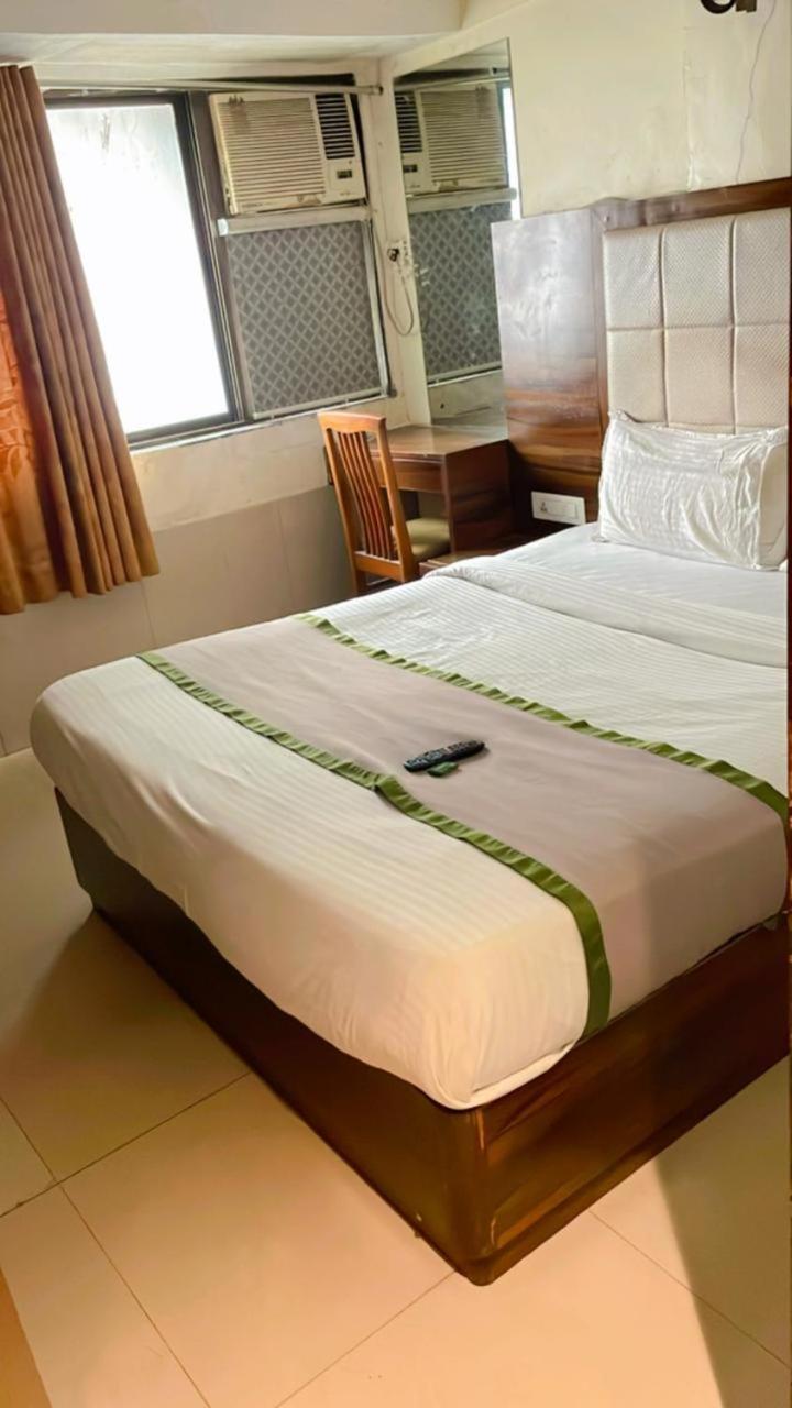 Glitz Hotels Regal International - Nr International Airport Mumbai — Photos 3