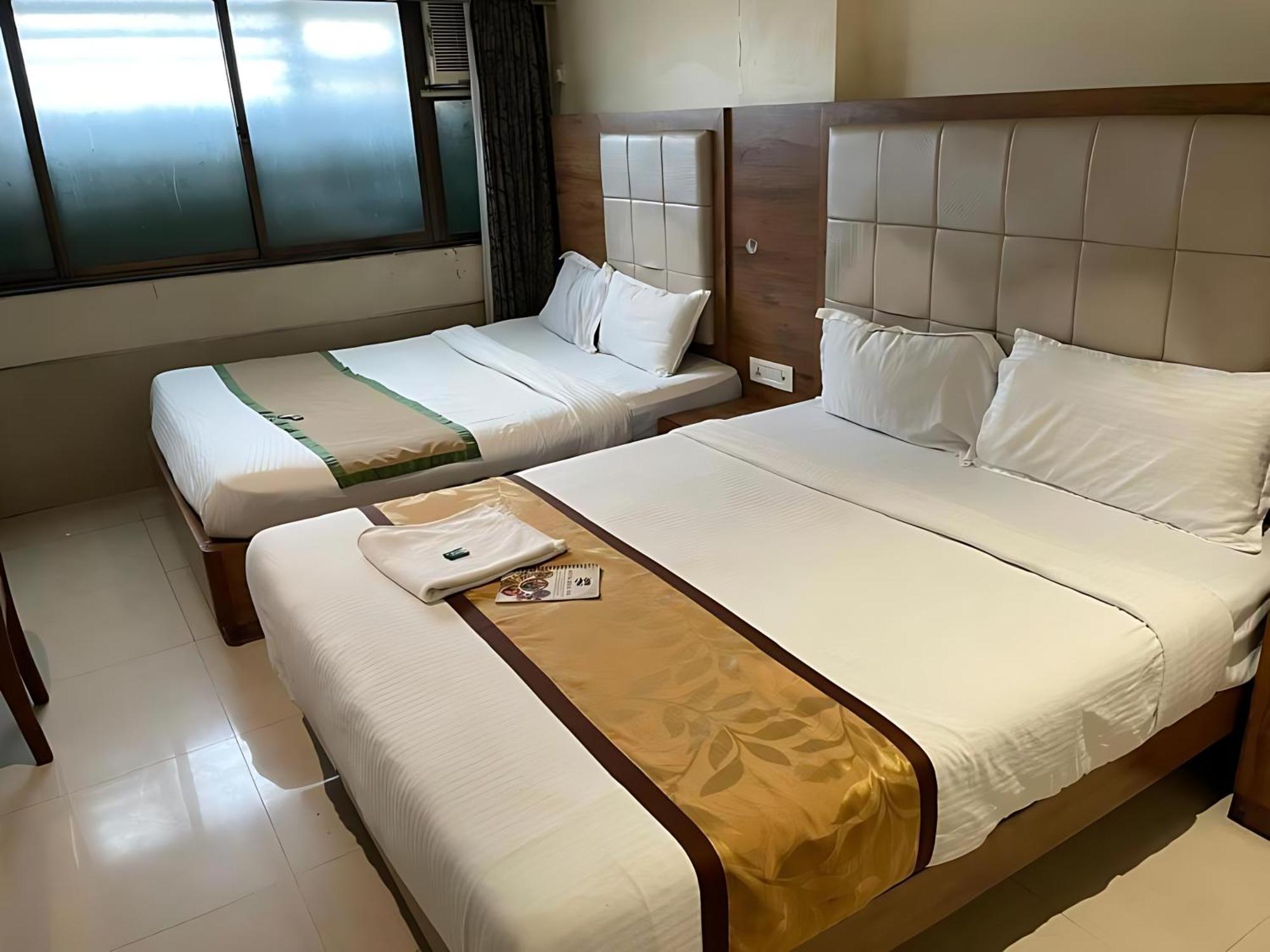 Glitz Hotels Regal International - Nr International Airport Mumbai, Mumbai